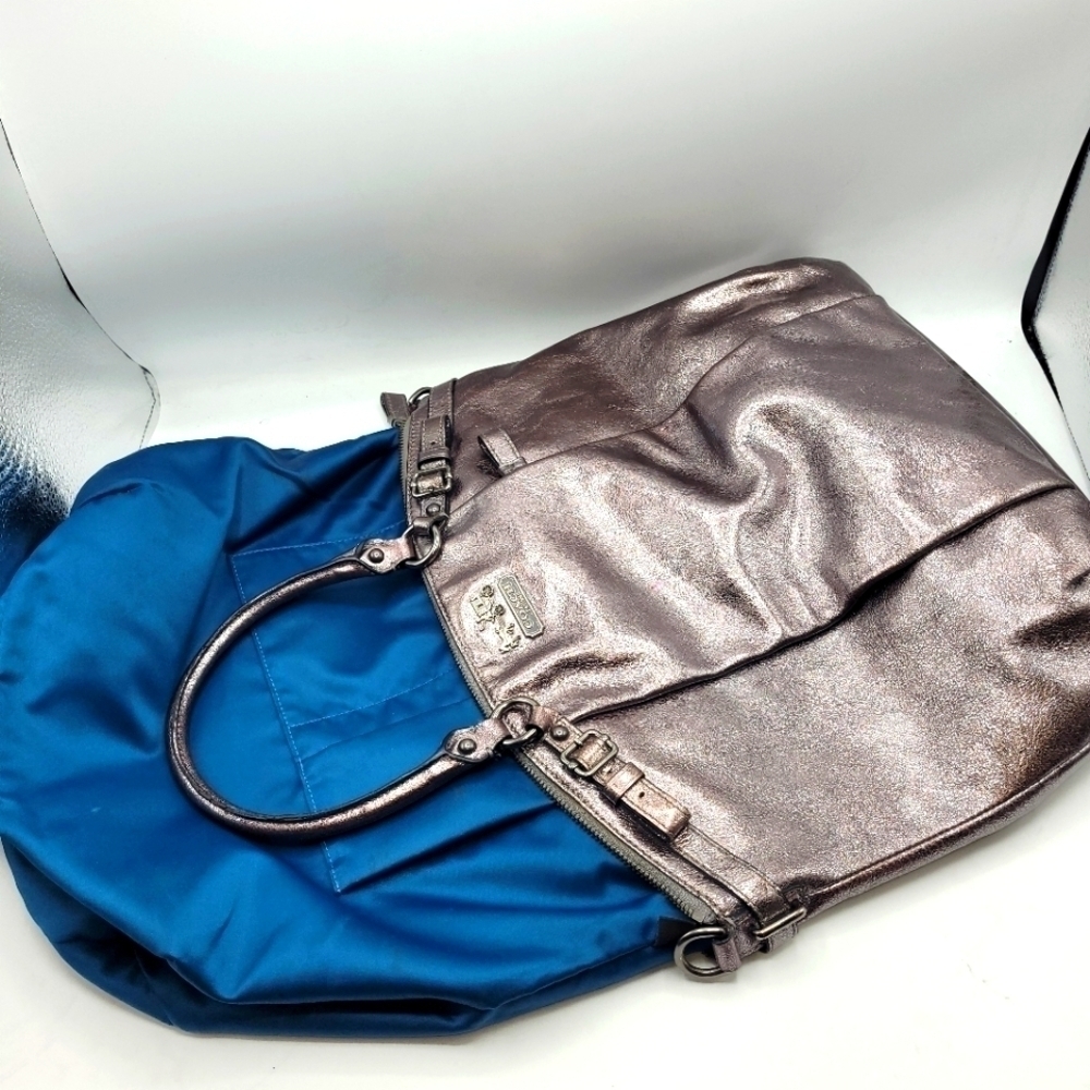 COACH Madison Metallic Leather Lindsey Large Bag - Picture 9 of 16